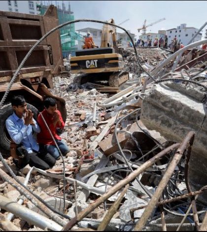 Aumenta a 17 el número de muertos por derrumbe de edificio en Camboya