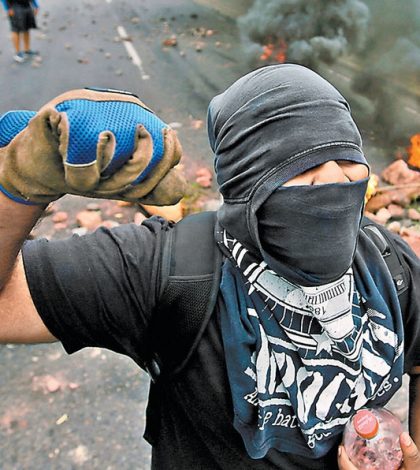 Sacan a militares  para enfrentar  protestas en Honduras