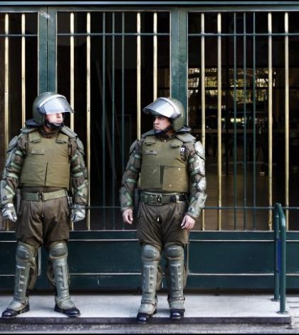Explota bomba en cuartel de  Carabineros de Chile; hay cinco heridos