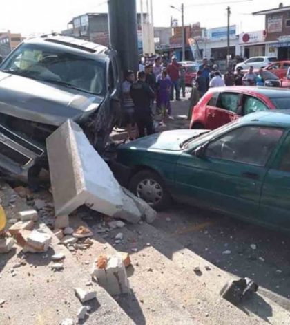 Reportan 2 muertos  tras choque en Querétaro