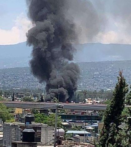 Incendio de casa en Tláhuac moviliza a bomberos