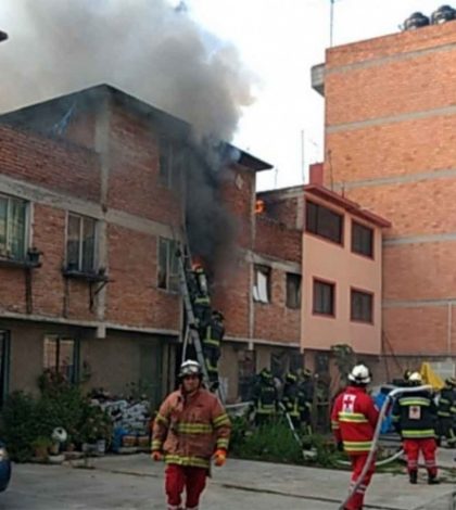 Se incendia casa en la colonia Guerrero; abuelito sale ileso