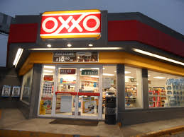 Asaltan Oxxo, frente a  Fiscalía General del Estado