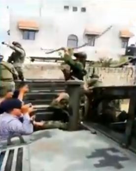 Pobladores agreden a militares; intentaban recuperar bodega (video)