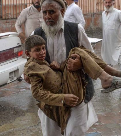 Cifra de muertos por explosión en mezquita de Afganistán sube a 62