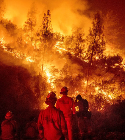 Incendio forestal avanza con fuerza en la zona vinícola de California