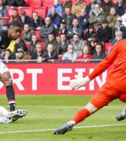 PSV sufre goleada en casa 0-4 ante AZ Alkmaar