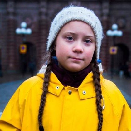 Conspiración afirma de Greta Thunberg es una viajera del tiempo