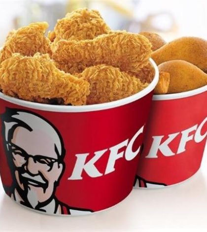 Hombre baja de peso por comer solo KFC durante una semana