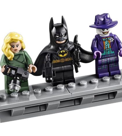 Lego lanzará una réplica a escala del Batimóvil de Tim Burton