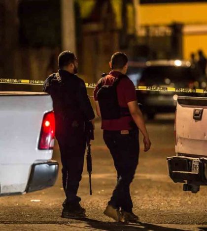 Comando ataca comercios en Querétaro, dejan 2 muertos y un herido