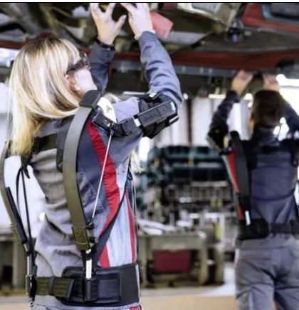 Audi prueba exoesqueletos en sus líneas de producción