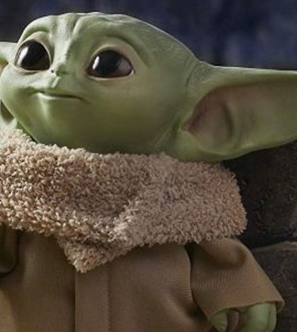 Sale a la venta figura tamaño real  de Baby Yoda