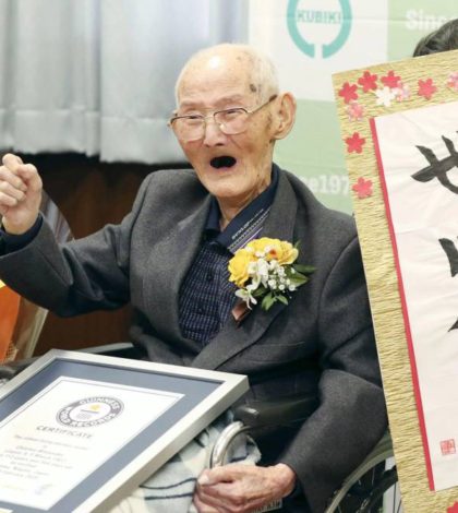 Hombre más anciano del mundo recibe reconocimiento y muere después