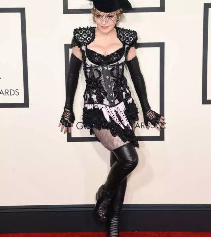 Fans de Madonna la demandan por empezar tarde conciertos