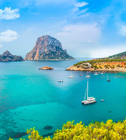 Ibiza es una  de las islas  Baleares