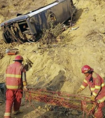 Accidente de autobús con aficionados deja ocho muertos en Perú