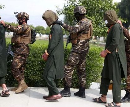 Afganistán liberará a cinco mil presos talibanes si violencia disminuye