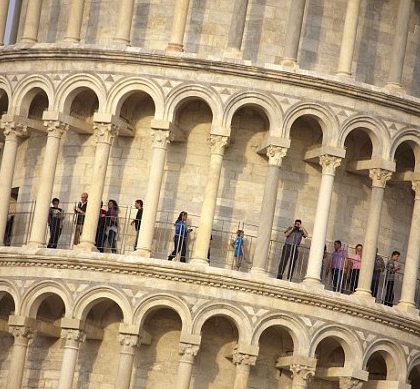 Italia y su icónica Torre  de Pisa