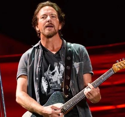 Pearl Jam pospone gira  por coronavirus