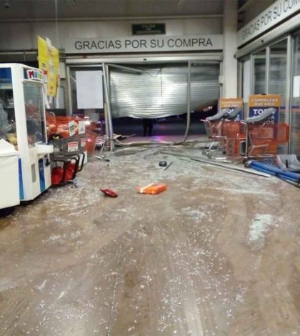 #Video: Reportan grave a empleada atropellada en tienda de Tecámac