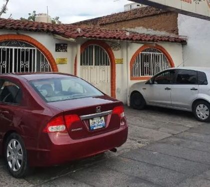 Con cubrebocas, atracan a comensales de restaurante en Santa Elena Alcalde