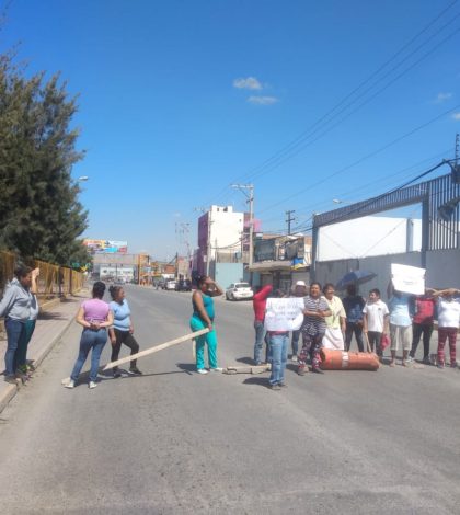 Bloquean carretera a Rioverde por falta de agua (Videos y Fotos)