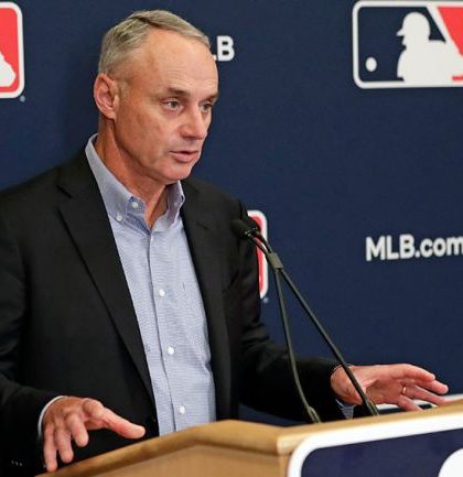 Comisionado de MLB «estamos en deuda con nuestros aficionados»