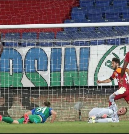 Fernando Muslera sufre grave lesión en la liga de Turquía