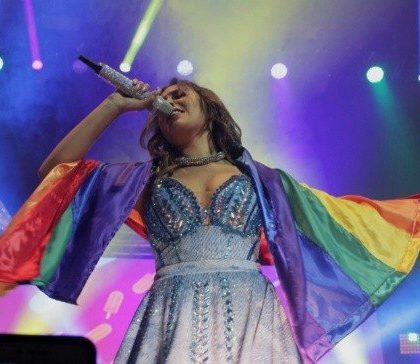 Danna Paola anuncia a través de Instagram Live su nueva canción LGBT