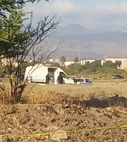 Encontraron colgado a  un hombre en un terreno