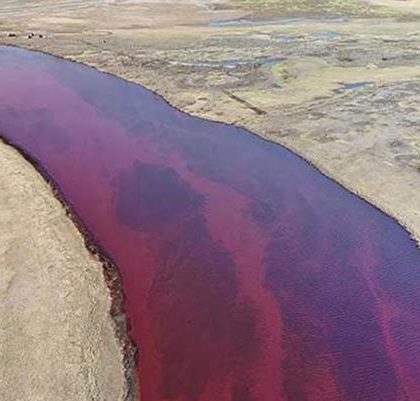 Enorme derrame de petróleo en el Ártico de Rusia es visto desde el espacio