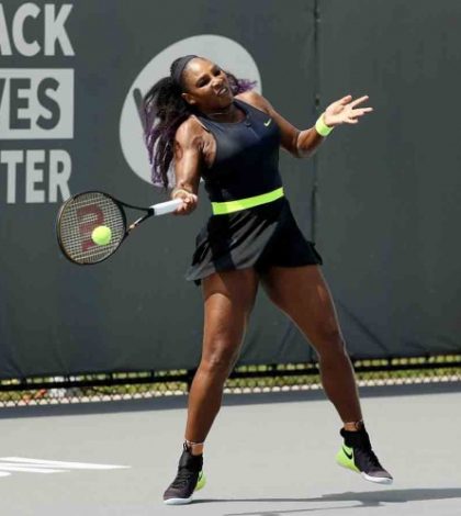 Serena Williams tiene regreso triunfal a la WTA