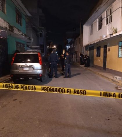 Balean a mujer a unos metros de su casa en Iztapalapa