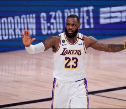 LeBron James, en versión MVP, lleva a Lakers al 2-1 en serie ante Rockets