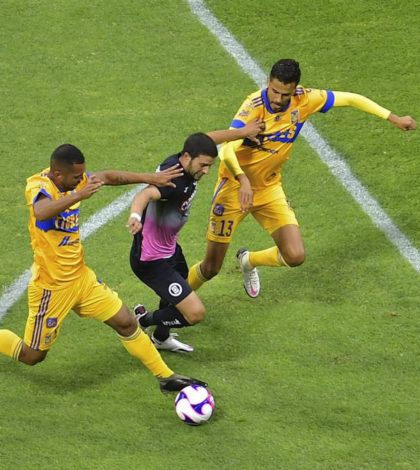 Tigres rugen en el  Azteca y descarrilan a La Máquina