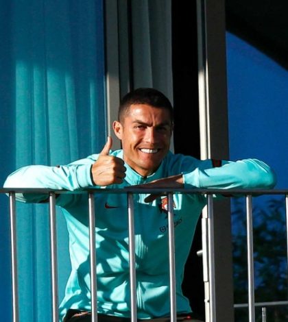Cristiano Ronaldo viaja a Turín tras positivo a Covid