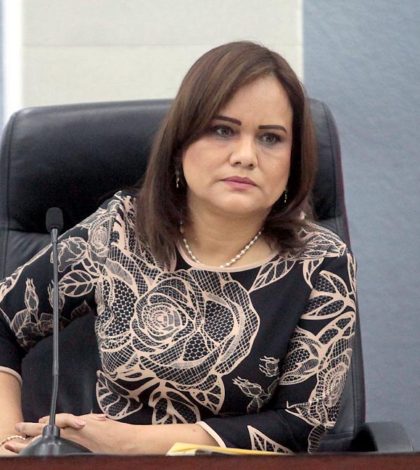 “Regaña” presidenta del Congreso a Angélica Mendoza por “charolear” a vigilantes del IMSS