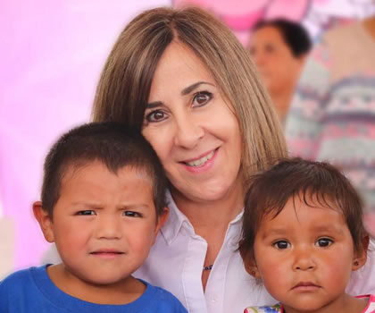 Fortalece Lorena Valle acciones para que niños y adolescentes puedan vivir en familia