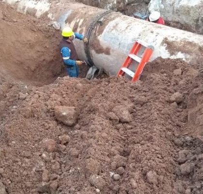 Enésima  fuga  en El Realito deja sin agua a potosinos