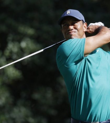 Tiger Woods sufrió un accidente automovilístico y fue hospitalizado