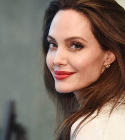 Angelina Jolie abrió las puertas de su mansión en una sesión fotográfica con sus hijos