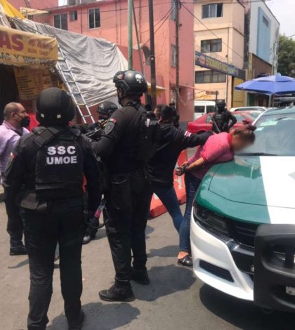 Detienen en flagrancia a dos presuntos extorsionadores en la Morelos