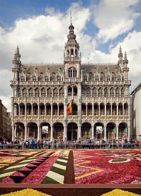 Bruselas ciudad con grandes construcciones medievales - El ...