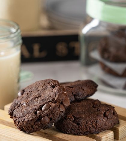 Prepara y disfruta estas ricas galletas veganas de chocolate