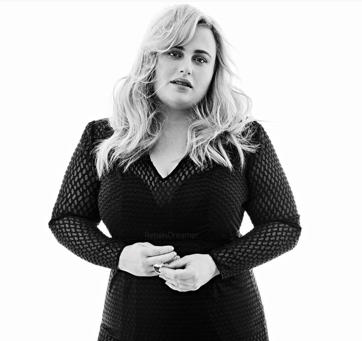 Rebel Wilson posa en lencería al llegar a su peso ideal ...