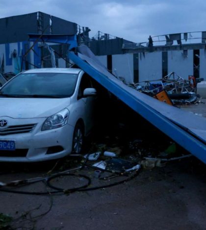 Tornado azota Wuhan y deja al menos 8 muertos