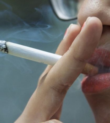 Fumar incrementa en 96% posibilidad de padecer cuadro grave de Covid
