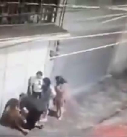 Hombre golpea a mujer en Toluca