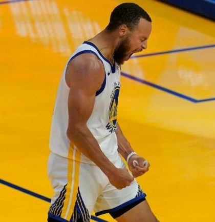 Curry guió el triunfo de los Warriors sobre los Grizzlies con una histórica actuación